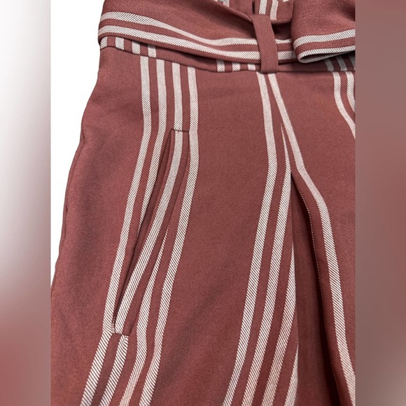 NWT Torrid 4.5in  Stretch Crepe Mid to High-Rise Tie-Front Short Women’s Size 14 - Picture 7 of 13